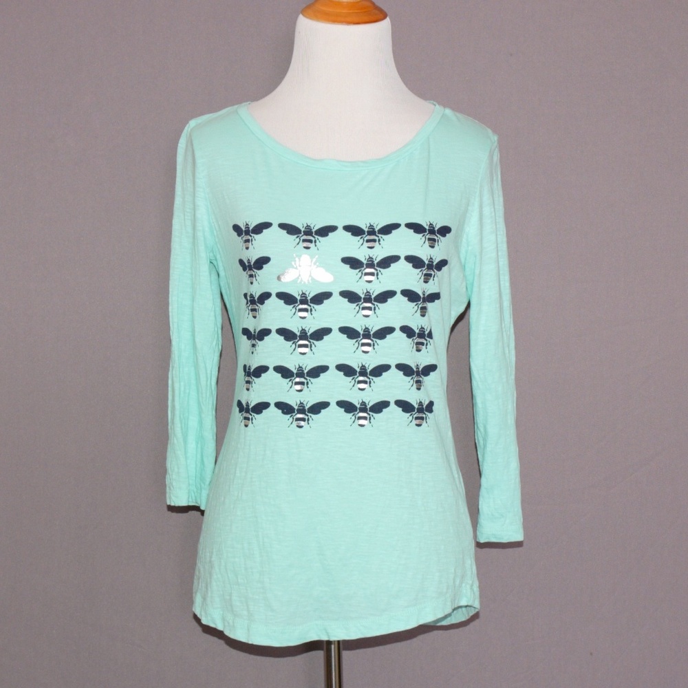 Crown & Ivy Bee Graphic Tee